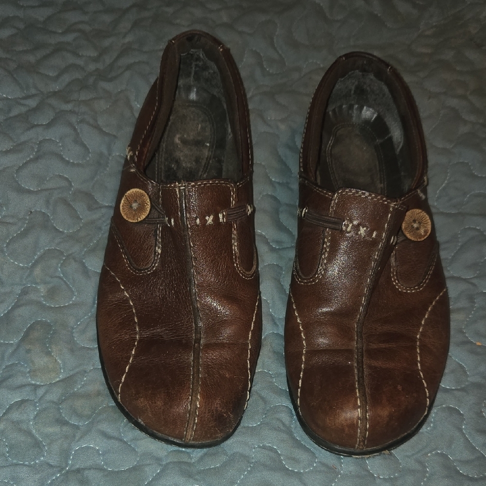 Clarks Brown Leather Slip On Shoes size 8.5 M